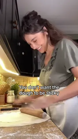 Only you can make it not sticky and you have to get that from the dough if you want to menage to separate the layers. Between each layer make sure you have a nice coat of starch. I sing, I hope you had earplugs handy