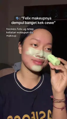 freckles : “kalo dempul gue ga bakal keliatan anj” #felix #straykids #straykidsstay #fypシ #foryou #kpopfyp #meme #jokes 