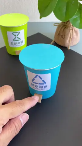 You can make an environmentally friendly trash can with two small paper cups. Take your children to make it quickly. # growmy#craft #fyp #crafts #DIY #foryou #creative #decoration #crafty #recycling #decor #tablediary @حِرف إبداعية في 5 دقائق 