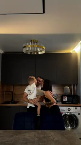 животик уже немного видно? 🥹 инст/тгк: fayana.tm #семья #любовь #family  