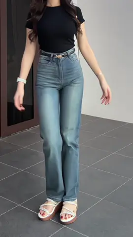 skinny jeans highwaist  secakep ituu🤍🤍#OOTD  #jeansoutfit #jeansoutfitideas #jeanshighwaist #jeanswanita #loosejeans #boyfriendjeans #girloutfit #outfitideas #outfitinspo #fashiontiktok #ootdfashion #ootdforwomen #womenoutfit 