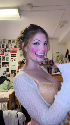 TOY CHICA HALLOWEEN #chica #toychica #toychicafnaf2 #fnafsecuritybreach #fnaf #chicacostume #chicafnafcosplay #fivenightsatfreddys #halloween #chicahallowen 