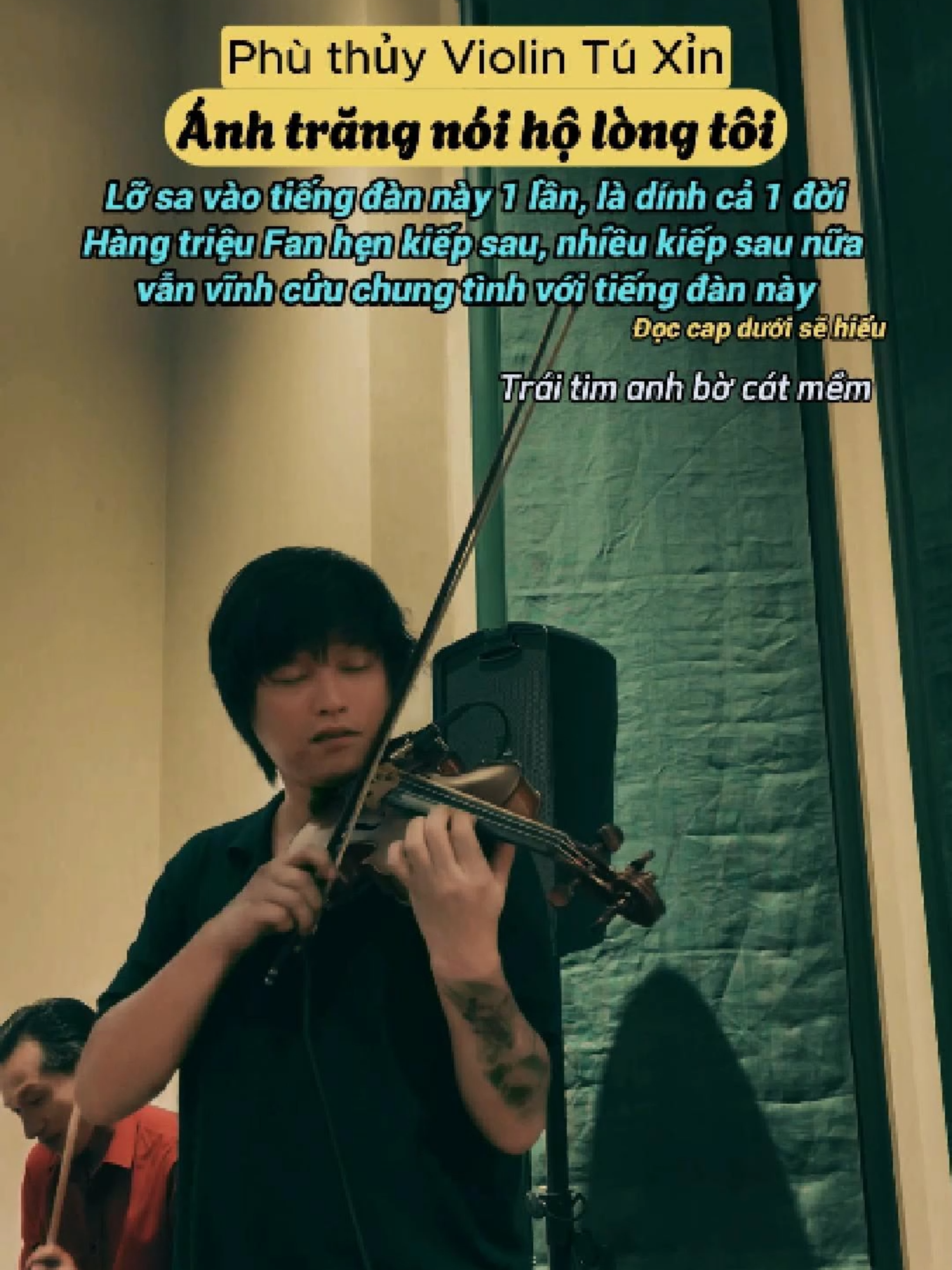 Nóng hổi: Bài này vừa đàn ở MINISHOW TÚ XỈN VIOLIN & OFF FC TÚ XỈN VIOLIN SÀI GÒN tuần qua Thiên hạ nói: - Tú Xỉn chiều Fan số 2, không ai nhận số 1 - Độ chiều Fan của Tú Xỉn tính Server Vũ trụ, Dải Ngân hà; không tính Server Trái đất Trích nguyên văn FC Tú Xỉn Violin viết ngay sau Minishow & Off FC: 