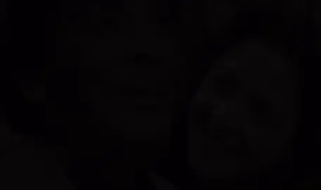 بلاش تبوسني في عينيا،  دي ألبوسه في إلعين تفرقّ🥹. #tiktokindia #EkspresikanDenganCapCut #tik_tok #stitch 