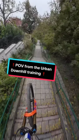 An adrenaline-filled ride packed with jumps and speed! 🎥🚴‍♂️ Check out my POV from the Urban Downhill training session with stair jumps, right before the race in Sanremo! #urbandownhill #mtb #prague #action #downhill #urban #pivotcycles #stairs #extreme 