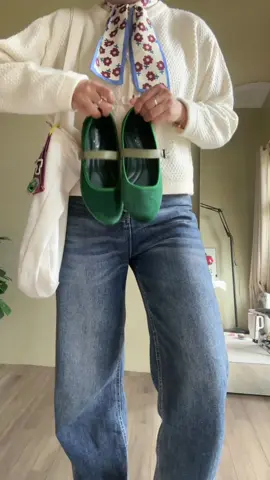 pov : try on sepatu baru 🧃💚 #flatshoes #sepatulucu #sepatuflat #merryjane 