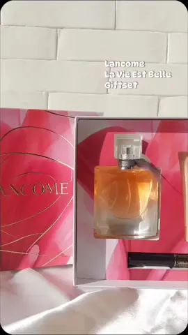 New Collection 💟  Lancome La Vie Est Belle Giftset ♡ La Vie Est Belle EDP 50Ml ♡ Body Lotion 50Ml ♡ Hypnose Mascara 2Ml LIMITED STOCK ❤‍🩹 For detail & order : 📲 WA 1 : 083177770424 📲 WA 2 : 087700330990 🌐 Web : www.jocelyns.id 📍Jocelyns Perfume Boutique Yogyakarta Ruko YAP Square C3, Jl. C. Simanjuntak 2A, Terban, Gondokusuman, Yogyakarta