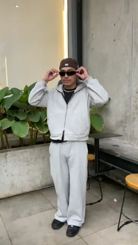 sneak peek  👀  #jorn #hoodieboxy #tshirtboxy #doublezipper 