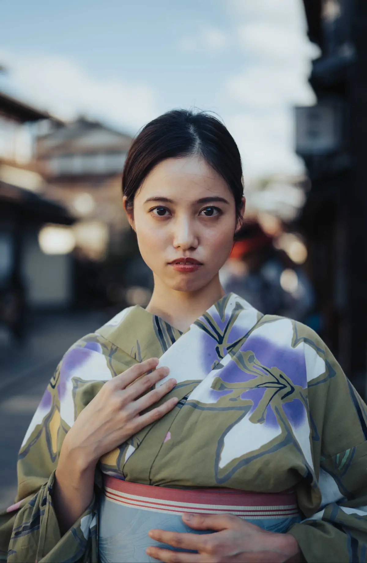 This was D-Moment of Yuri & Kerri in Kyoto, Japan 🇯🇵 #streetphotography #portraitphotography #portrait #people #beauty #japan 