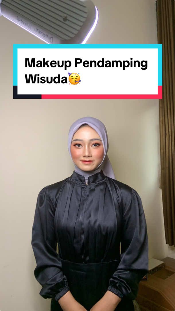 Makeup Pendamping Wisuda ✨✨💕 Kakak cantik @shindymardina 🥰 Terimakasih atas kepercayaannya dear 😘  ✨✨✨✨✨✨✨✨ Ready for special day, informasi lebih lengkap silahkan klik link wa di bio ya kak (087762535224) • Makeup Wedding • Makeup Wisuda, Preweed, Post Wedding •Makeup Bridesmaid • Makeup Tunangan • Makeup Anak-anak • Dll Menyediakan persewaan attire wisuda, pengantin, dll ✨ 🌻🌻Bisa Homeservice🌻🌻 🌟 Area jangkauan Jogja - Solo - Jombang - Luar kota 🆗 🌟 _________________________________ #makeupwisudajogjahomeservice #makeuppreweddingjogja #makeupprewedding #makeuppreweddingyogyakarta #makeuppreweddingjogjamurah #makeupwedding #fashionshow #weddingmakeupindonesiamurah #makeuppengantin #makeuppengantinjogja #makeupwisudajogja #wisudaugm #wisudaumy #makeupwisudajogjamurah #makeupwisudajombang #wisudaunu #wisudaunjaya #wisudaupy #muajogja #muajombang #graduationuad #wisudauad #makeupwisudajogja #makeuppotoshootjogja #akadjogja #makeupakadjogja #paketakadnikahjogja #nikahdijogja #weddingjogja #pengantinjogja 