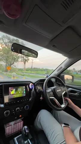 ร้องใฟ้ใครสักคนฉันก็ร้องจากหัวใจ🖤 #น้องชื่อฉลาม🦈 #อายรดา🛻💨 #ผู้หญิงขับกระบะ #ระยองหวานเจี๊ยบ💯 #isuzu #dmax2023 #driving #girlcar #สตอรี่_ความรู้สึก😔🖤🥀 #fypシ 