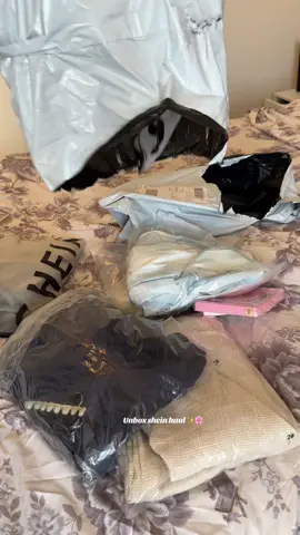 Unbox my shein clothing haul with me for holiday ✨🌸 #unboxingvideo #unboxasmr #sheinhaul #ugccreator #grwm #ugccreatoruk @SHEIN UK @SHEIN 