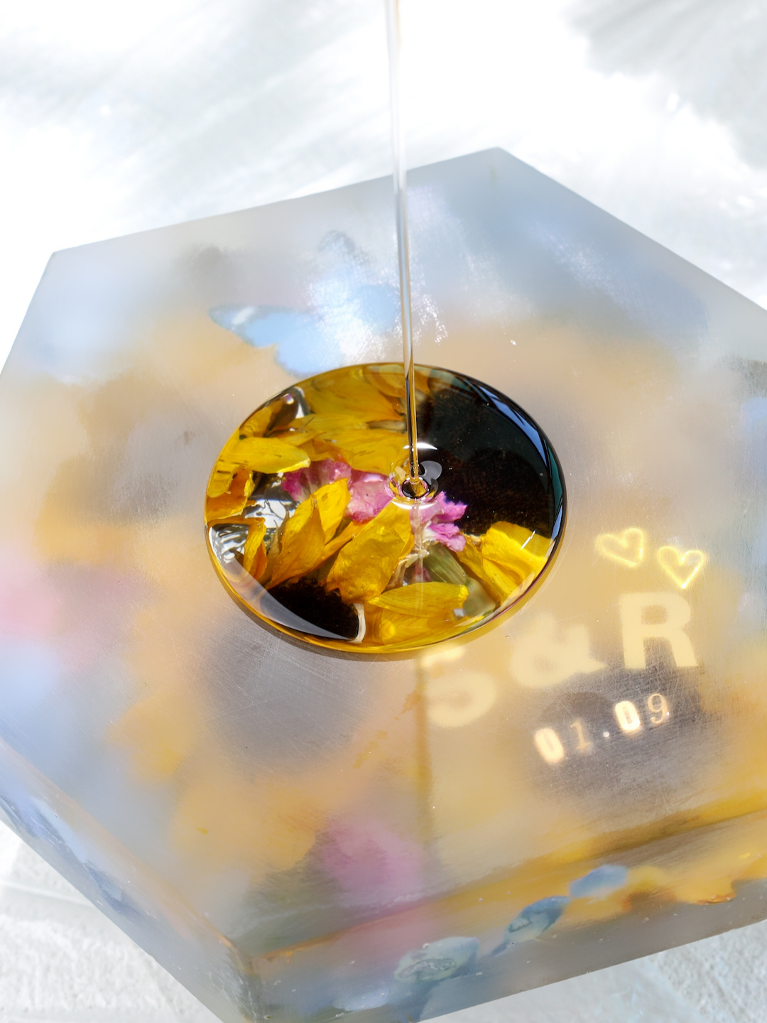 What to do if your resin artwork gets scratched over time? Just sand it down and apply a fresh coat, and you'll have a brand new piece! #StressRelief #resinart #coating #handmade#resincrafts#dryflowers