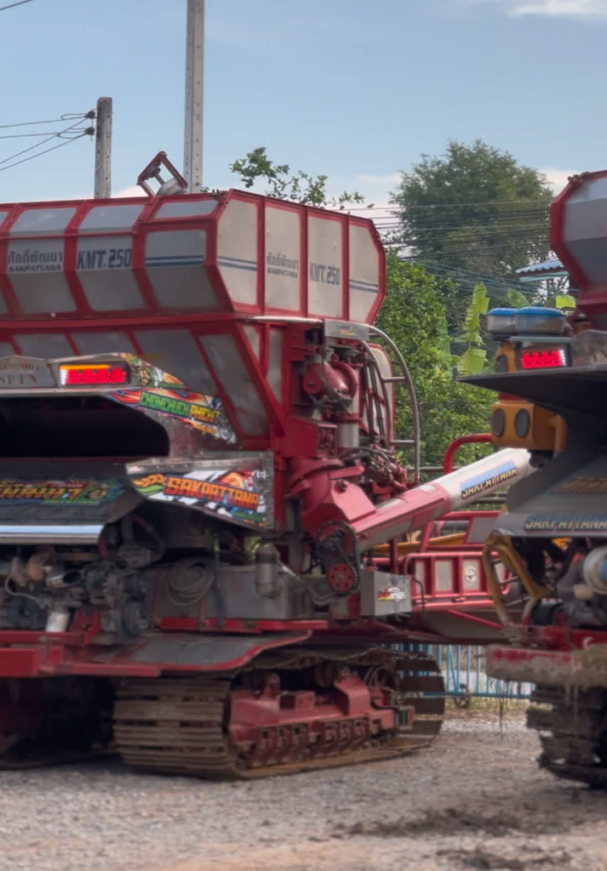 แฝดคนละปี🤣🤣#ทีมงานรอลุงด้วย #ศักดิ์พัฒนาการเกษตร #พิษณุโลก 