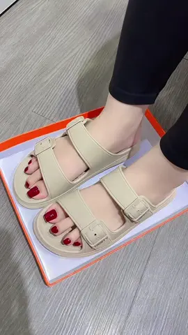 Dép nhà nesty đi mưa thì siêu thích luôn #maishoes 