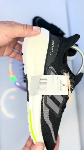 Envio gratis en Bogotá 🎁  Contraentrega en Bogotá 📦  #hype #tenis #calzado #zapatillas #tenisbogota #sneakers #zapatos #tennis #tillos #adidas #ultraboost #ultra #Running 