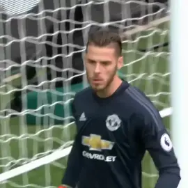 De Gea save🌈🤯 #fyp #degea #foryou #kiper 