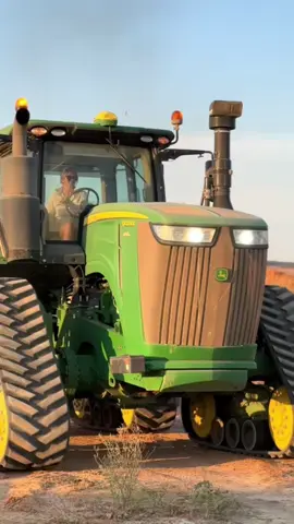 #onthisday #johndeere #9rx #gravel #womaninag #farming #austraila #tratters #kit #fyp #girlswhofarm 