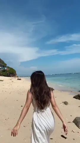 Walking on the beach#girls #beach #music 