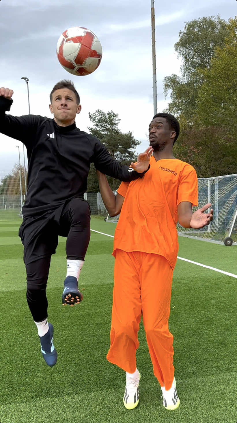 Chest Touch Tutorial⚽️✅ #Soccer #soccertips #soccerskills 