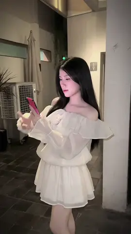 Có người nước mắt chảy ngoài mặt lại có người nước mắt chảy trong tim