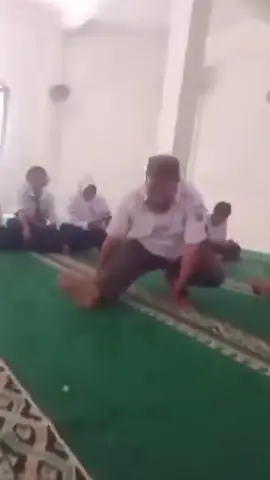 SC: Dwi Siswanto/Wielino #meme #memfacebook #breakdance #gangnamstyle #random #guru #wielinoino #rajameme