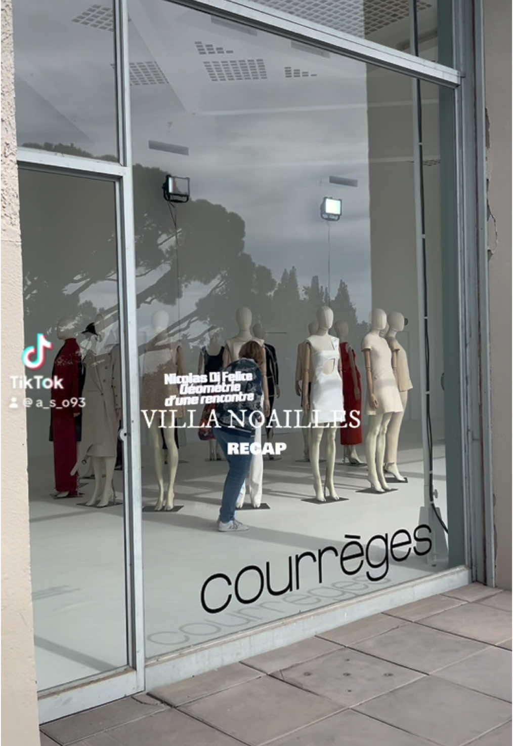 ✨Les Rencontres Internationales de la Mode 📍La Villa Noailles à Hyeres✨ J’ai eu la chance de découvrir des jeunes créateur.ire.s, avec des créations audacieuses et avant -gardistes ! Mais aussi d’assister et échanger avec des professionnels du secteurs de la mode entre autres : @Jeanne Friot or @astorfalt Global Sustainability Director @Balanciaga @Germanier Isabelle Lefort @parisgoodfashion @karinevergniol Journalist (Moderator) @lasirene.paris #rencontresinternationales  #world #fashiongoals #creatorsearchinsights  #foryoupage #fashiontiktok #fashioninspo #villanoailes #mode #fashion #courreges #modeethique #marseille #ProfDeMode #mode #couture #creatorsearch #pourtoi #fy #fashioncreator 