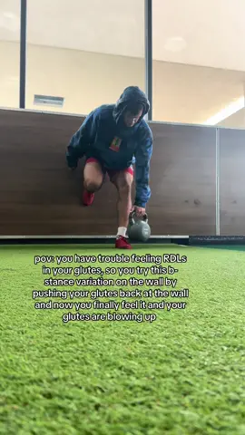 Your glutes will thank me 🔥 #rdls #rdlsforglutes #gluteworkout #rdlform #glutegains #glutesforbeginners #glutesgrowth #glutesworkout #fyp 