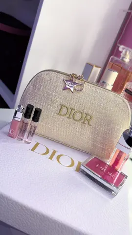 The new Dior holiday gift sets! ✨ #diorbeauty #diorgiftset2024 #maquillajedior #diorfreebies #diorfreepouch #diorholidayset
