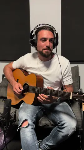 נועצת מבט - עומר אדם שבוע טוב🤟🎸  מלמד בראשון לציון למי שמעוניין שלחו הודעה🙏 @אור דבי אחי דבי על ההקלטה #פוריו #מוזיקה #גיטרה #מורהלגיטרה #fy #עומראדם 