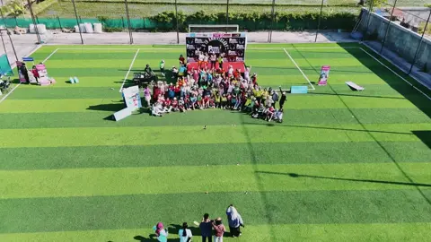 Bukan hanya pak bapak. buk ibukpun gak mau kalah. mari jaga kesehatan dengan berolahraga #sepakbola #jagakesehatan  #minisoccerlombok 