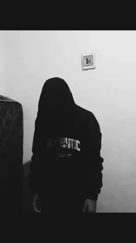 I'm back in hoodie style and doing better shadow boxing #boxing #shadowboxing #hoodiestyle 