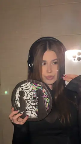 Aż mam ochote zrobić serio taki witraż 🤩🖤 #DIY #wednesday #halloween2024 #cute #tutorial 