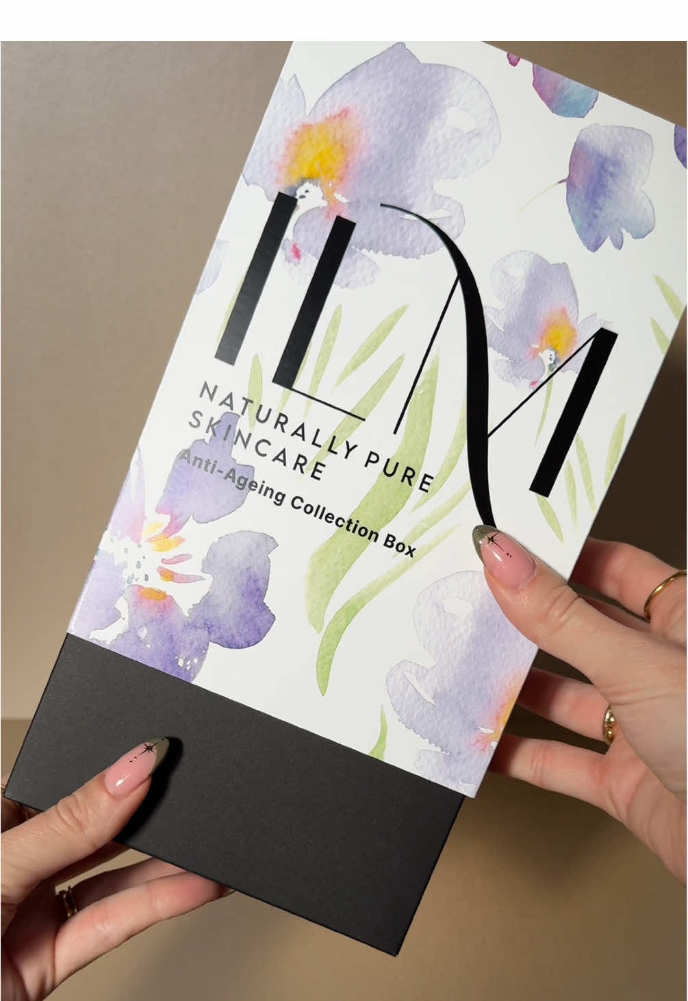 Ad | There’s just something about natural skincare… This gorgeous box from @iLM Skincare features 3 luxurious anti-ageing skincare products; ✨ Anti-Age Day Cream ✨ Botox-like Peptide Serum ✨ Smoothing Eye Cream  Using vegan, natural and organically farmed ingredients, ILM aims to give a much needed moisture boost while being gentle and kind to your skin.  I cant wait to incorporate these into my skincare routine!  #skincare #ilm #ilmskincare #BeautyTok #skincareroutine #antiaging #fyp #ugc #ukugc #ugccreator 