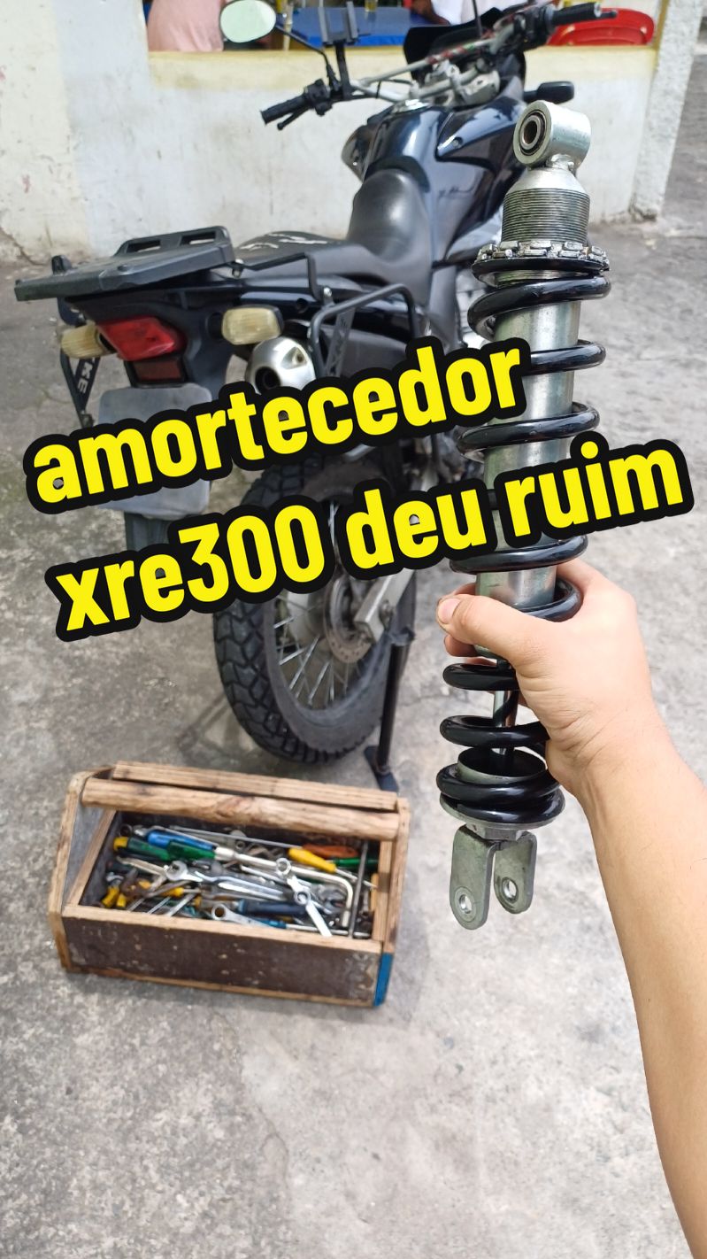 tirando amortecedor estourado e colocando um usadinho novo 2024... #prolink #amortecedor #xre300  #conteudo #honda 