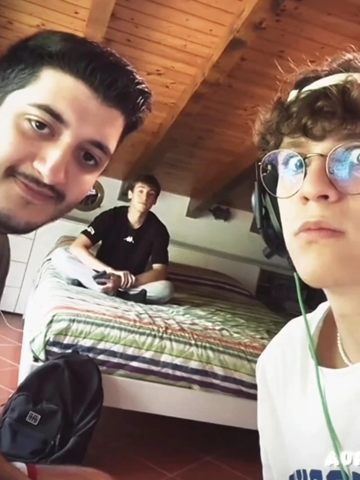 amicizia più vera della loro non si trova ❤️‍🩹. || taggate leu lollo e nico belliii 💪🏼 💪🏼 || @Leutum @ItsNico17 @lollo  || #fypage #foryoupage #edit #neiperte #lollolacustre #leutum #itsnico17  #trio 