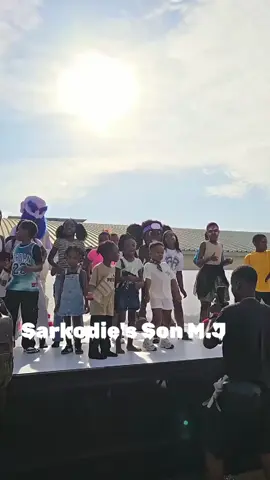 SARKODIE'S Son M.J dancing to his father 