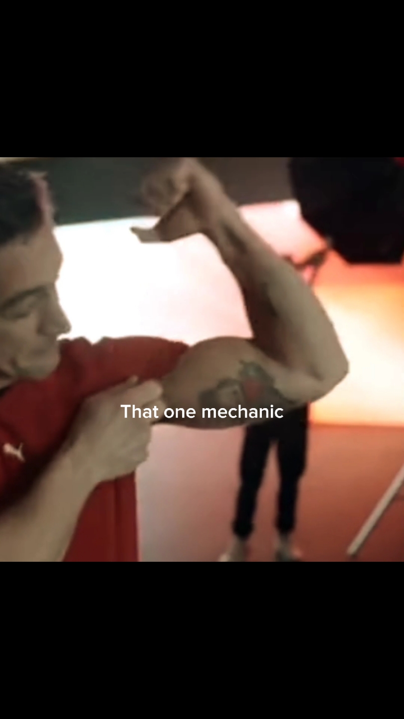 Even his fall is iconic. The time when everyone was editing him😭 #alessandrofusaro #ferrari #ferrarimechanic #F1 #italy #cars  #fyp #foryou #reletable #facts #charlesleclerc @U sure? @U sure? @U sure? 