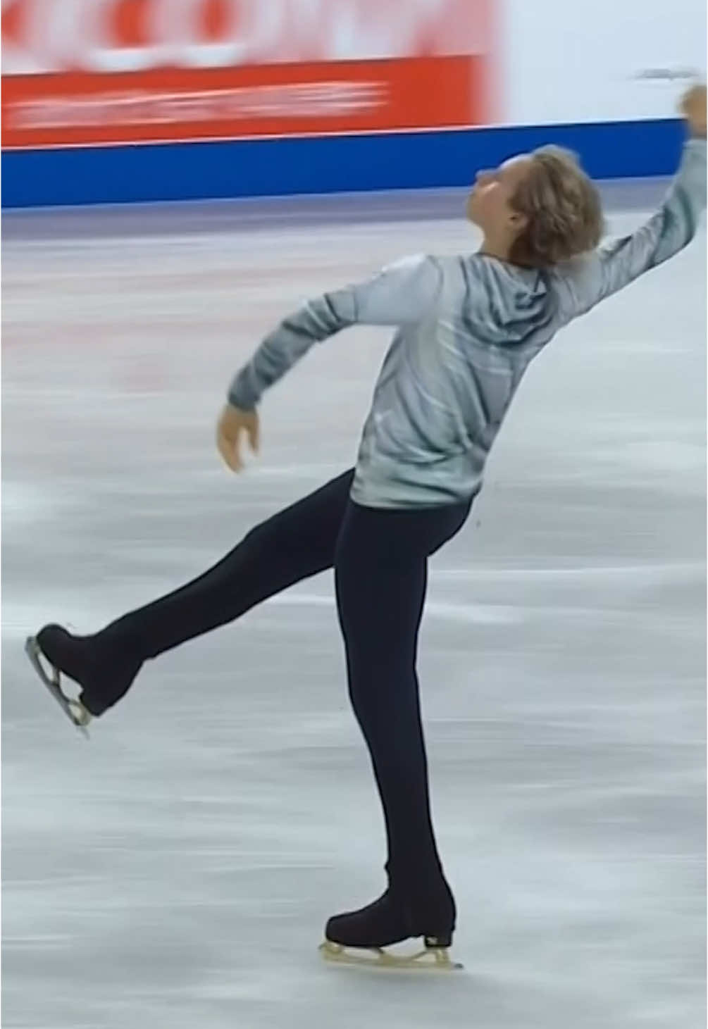 Quadgod in action, defying gravity once again! 🚀 Taking the lead and showing us why he's a force to be reckoned with! Will he be the first to secure his ticket to the #GPFigure Final? 🏆⛸️  #FigureSkating