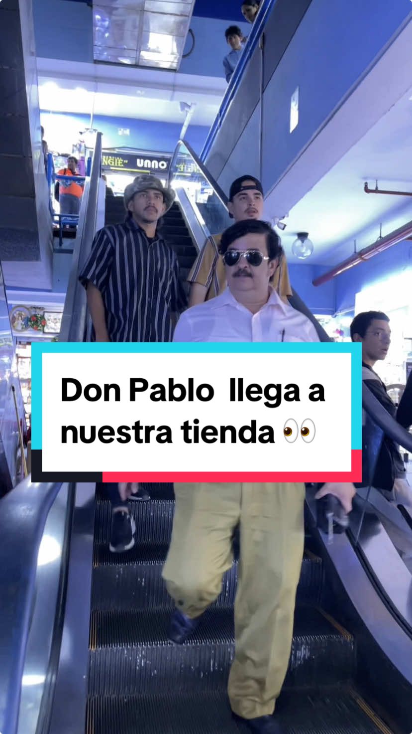 Don pablo llega a nuestras tienda para reparar su telefono 👀👨🏻‍🔧 #elpatron #elpatrondelmal #reparaciondecelulares #serviciotecnico #repair #cambiodepantalla #glass #contenido #polvosazules #movilcellperú #viralvideos #paratii 