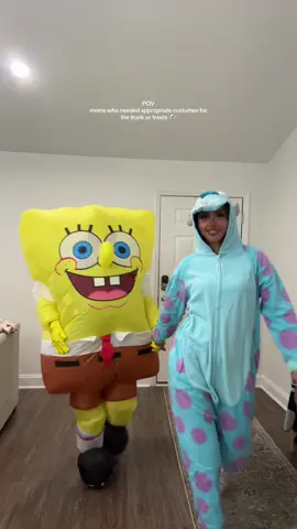 Costume number 2 for the trunk or treats haha @Elizabeth #spongebobcostume #halloweencostumes #halloweencostumeidea #momhalloweencostume #fyp #humor #funny #ingirlworldhalloween  