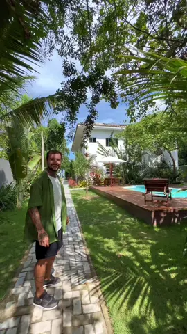 Olha só essa oportunidade: residencial pé na areia, com otimos valores!  📍Estrada da Balsa - Arraial d’ ajuda  Entre em contato atraves do nosso instagram @terrar.casa ou acesse terrarimoveis.com.br e saiba mais  #alugueltemporada #arraialdajuda #veraonabahia #turismo 