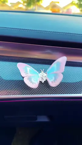 The beautiful butterfly inside the car flutters, adding color to the journey.#Car supplies#汽车摆件ornaments#Butterfly decoration#蝴蝶摆件erfly ornaments