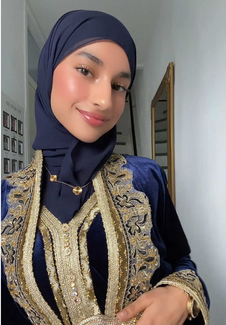 Dimes dimes dimes 💸💸💸                                                                           .                                                                      . #fyp #monsters #foryou #kaftan #modest #modesty #modestfashion #modestoutfit #OOTD #getdressedwithme #outfitinspo #outfitinspiration #hijabi 