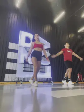 acaba comigo, vai acaba comigo 😮‍💨🔥  ESCADA DO PREDIO @Pedro Sampaio  Cc:// @Julio Cezar  #fitdance #coreo #coreografia #dance #for #fyp #pedrosampaio #viral_video #videoviral #escadadopredio