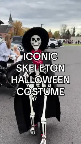 Recreated the ICONIC skeleton costume by @heatheryz09 he definitely had people a little spooked ☠️ #halloweencostumeidea #skeletoncostume #kidscostumeideas #coolhalloweencostume #halloweenaesthetic 
