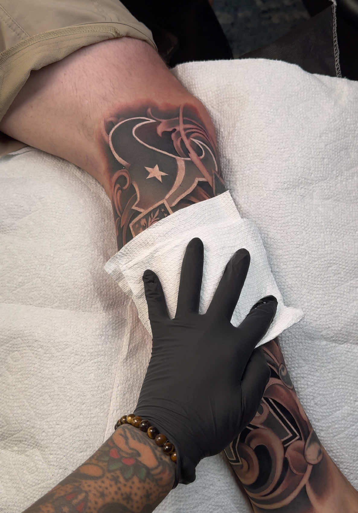 HOUSTON TEXAS STAND UP‼️ i need everyone to let me know what yall think abiut this one🙏🏻  .. . #tattoo #tattoos #houston #htown #houstontexas #houstontattooartist #houstontexans #texans #tik #tok #tattooart #tattooing #tattooideas #tattoolover #tattootiktok 