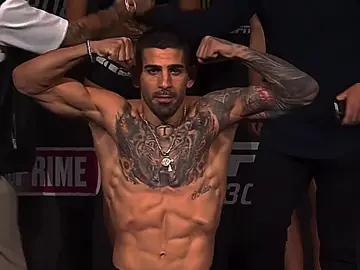 Ilia Topuria vs Max Holloway #UFC#mma#iliatopuria🇬🇪🇪🇸#elmatador#maxholloway