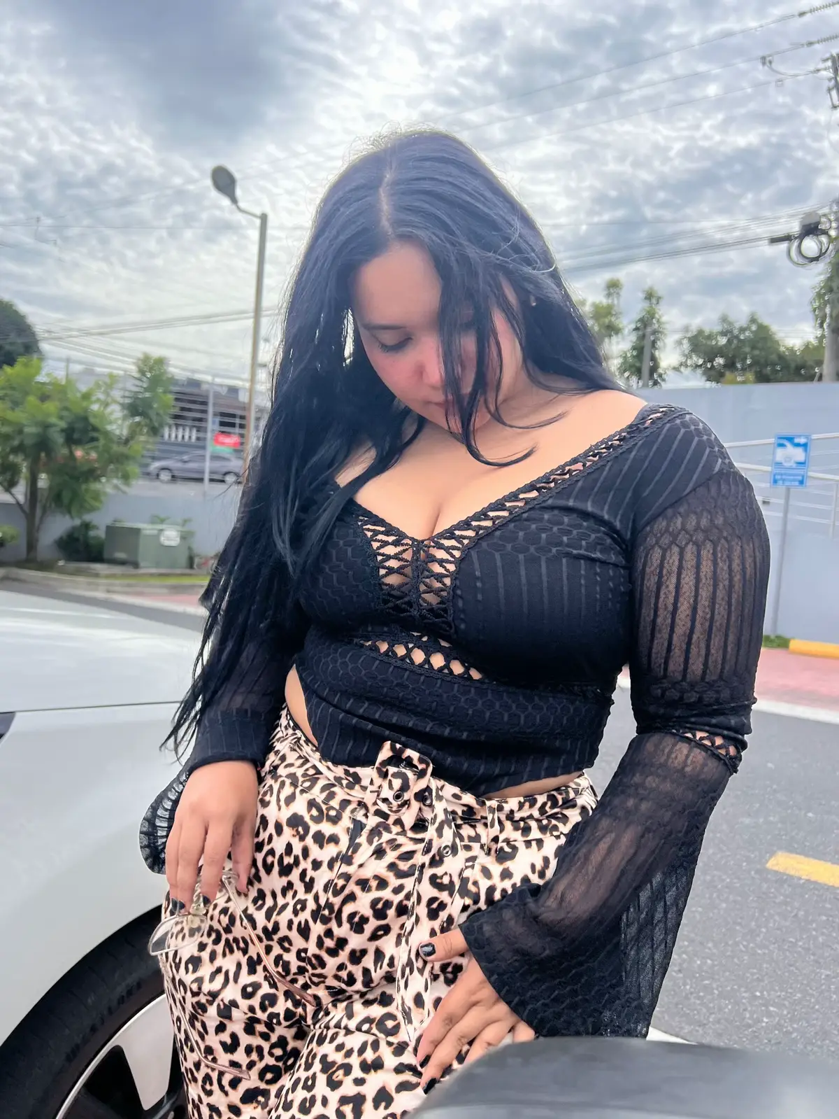 Trust i seek and i find in you 🦋✨ #metallica #animalprint #tendencia #longhair #cabellolargo #curvy #curvyfashion #rock #rocker #metal #metalgirl #guitarra #latina #black #outfit