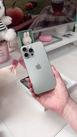 Unboxing my new iphone 16 pro max ✨🎀📱 I got the natural titanium and l love it sm! #iphone16 #iphone16promax #unboxing #unboxingvideo #newiphone #naturaltitanium #iphoneunboxing #haul #asmr #iphone16pro #iphone #newphone #appleiphone 